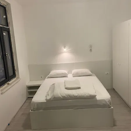Continental 2bdr Апартаменти *